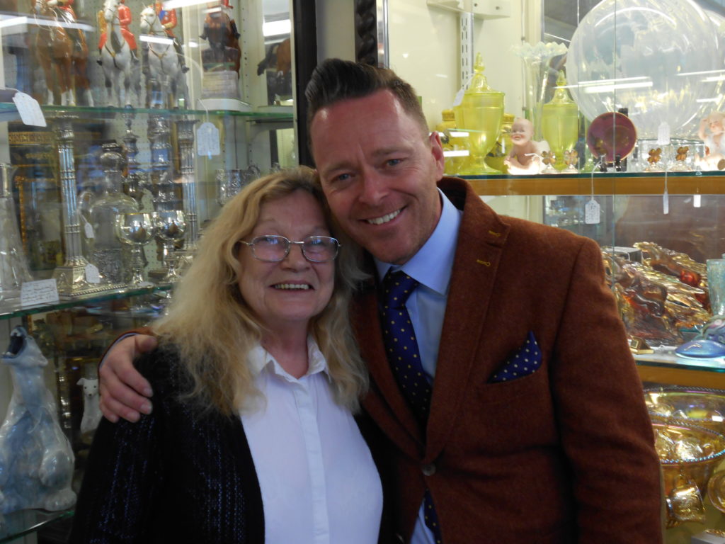 Hungerford Arcade Rita with John Cameron on Bargain Hunt May 2016